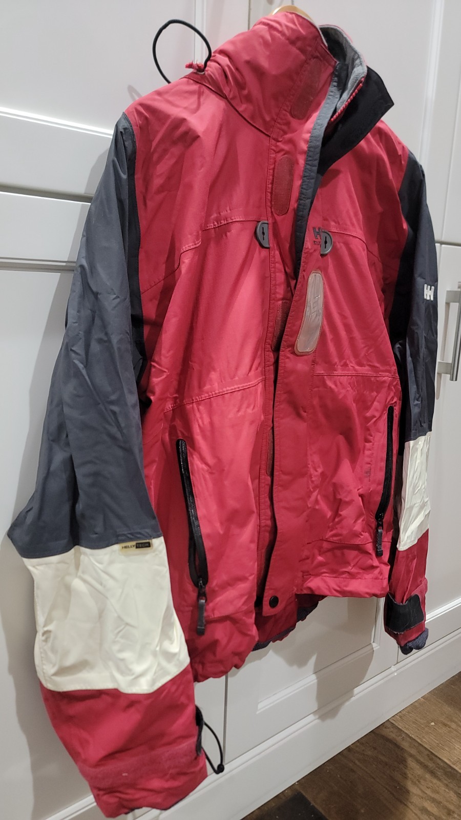 Helly Hansen Waterproof Jacket: Skiing, Snowboard… - image 2