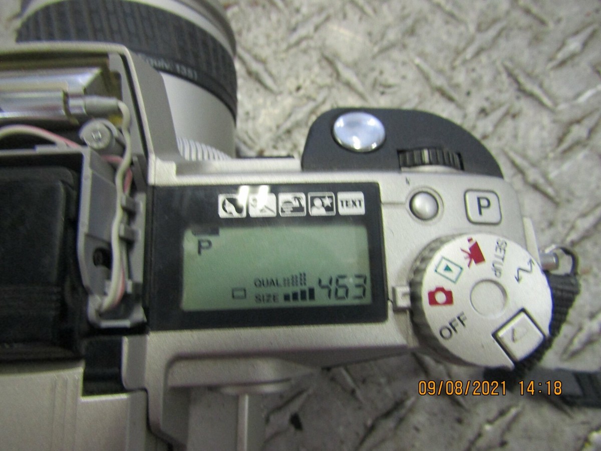 い*し様 KONICA MINOLTA DiMAGE X1 ジャンク品 Konica Minolta Dimage X1 8.0 MP Digital Camera Silver Used From