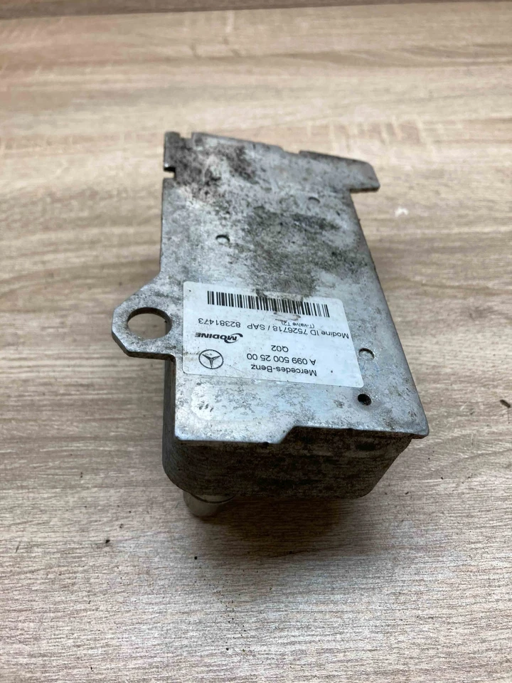 A0995002500 82381473 Mercedes Benz GLC INTERCOOLER OIL COOLER Modine - Image 3 of 4