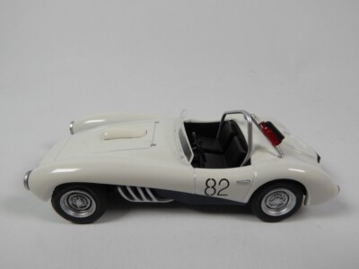 ZIL-112 Sports Racing Car - 1:43 UdSSR Diecast Modellauto von Ixo DeAgostini R37