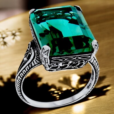 ANTIQUE STYLE 925 SOLID STERLING SILVER 8 CT SIMULATED EMERALD RING   #927