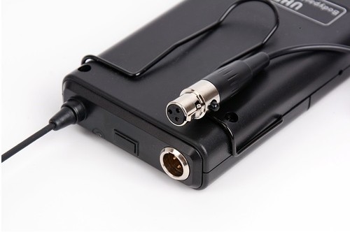 Sistema de micrófono inalámbrico profesional micrófono inalámbrico de cuatro canales 4 micrófonos de solapa con clip - Imagen 3 de 3