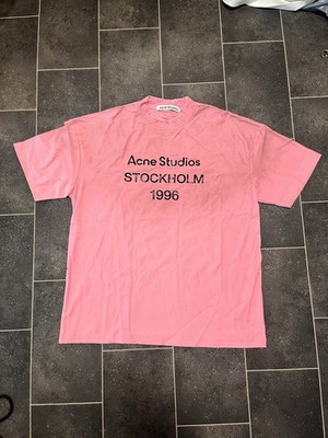 Acne Studios T-Shirt In Auffälligem Pink mit Schwarzem Stockholm 1996 -Print S