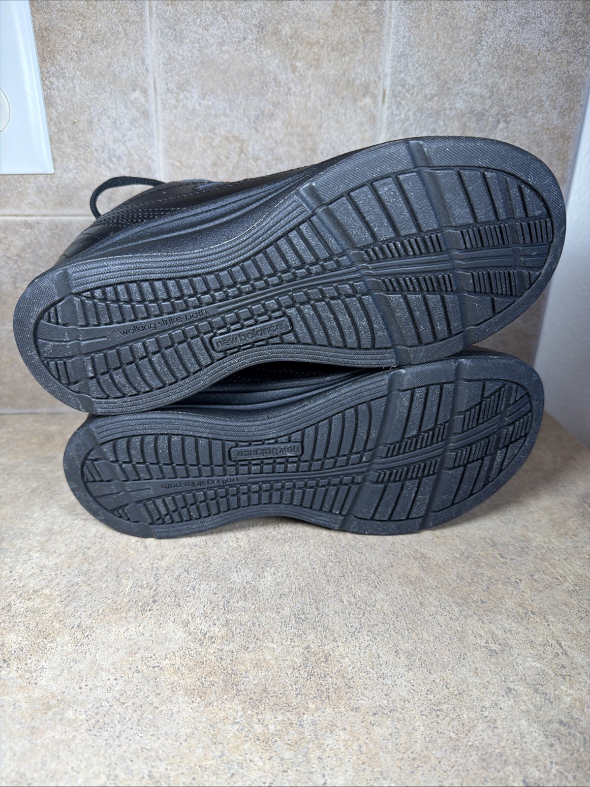 New Balance 577 Women's Walking Shoes Sneakers Black Leather 7.5 2E XWide thumbnail 9