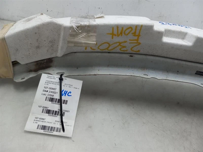 REFUERZO PARACHOQUES DELANTERO TOYOTA PRIUS C 12 13 14 Foto 4 de 4