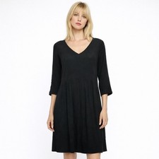 Garnet Hill black v-neck dress size 6  viscose loose relaxed fit minimalist chic