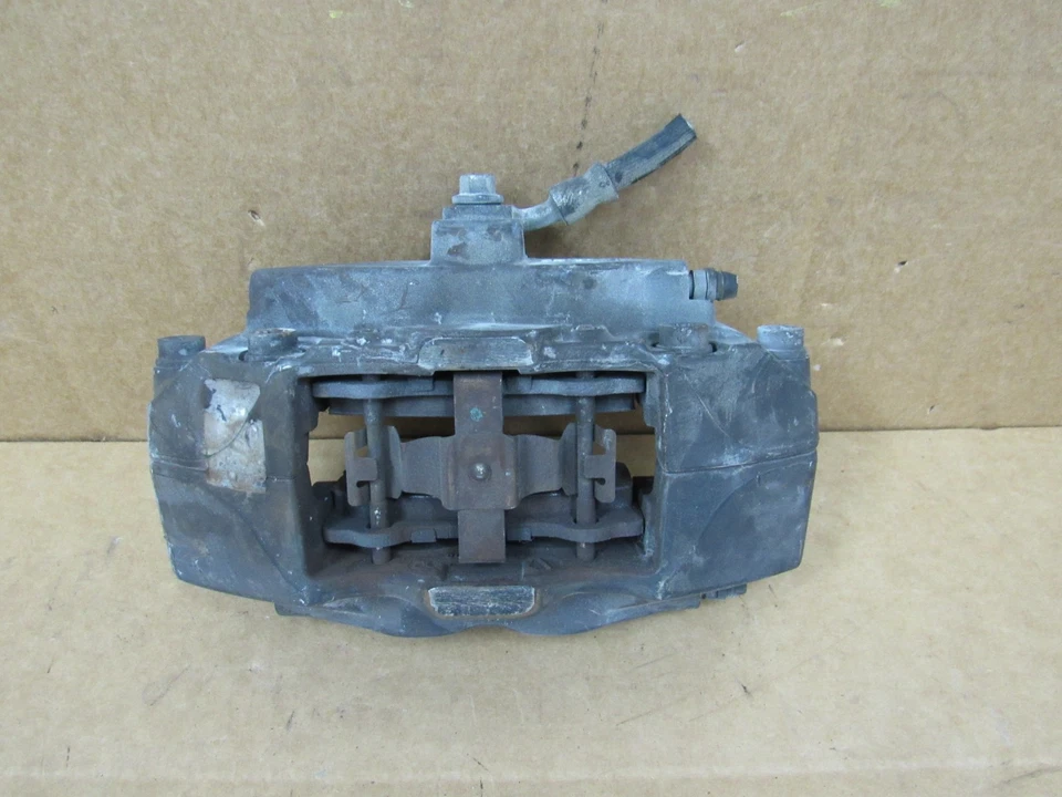 Chevy Camaro 2016 pinza de freno Brembo del lado del conductor delantero OEM 92244287 Foto 3 de 4