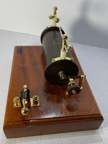1950's Ruhmkorff Induction Coil Meets LEGO Minifigures, Steampunk Tech Art Piece - Afbeelding 11 van 19