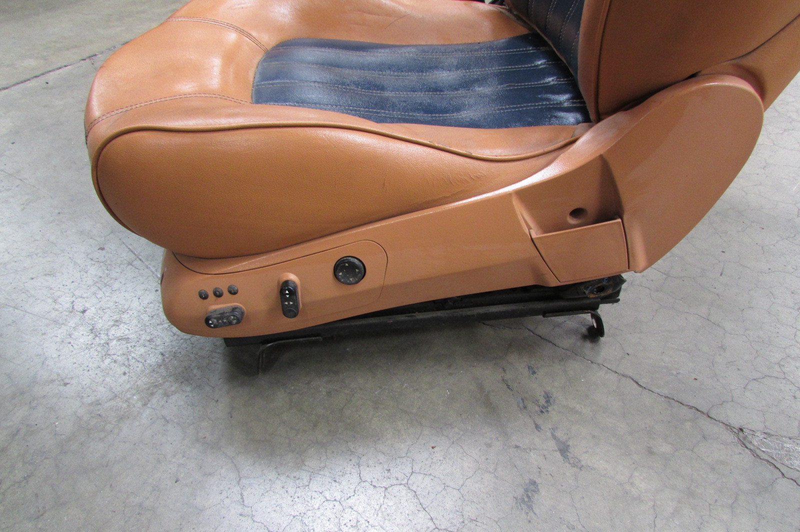 Maserati Quattroporte, LH, Left Front Seat, Cuoio, Used