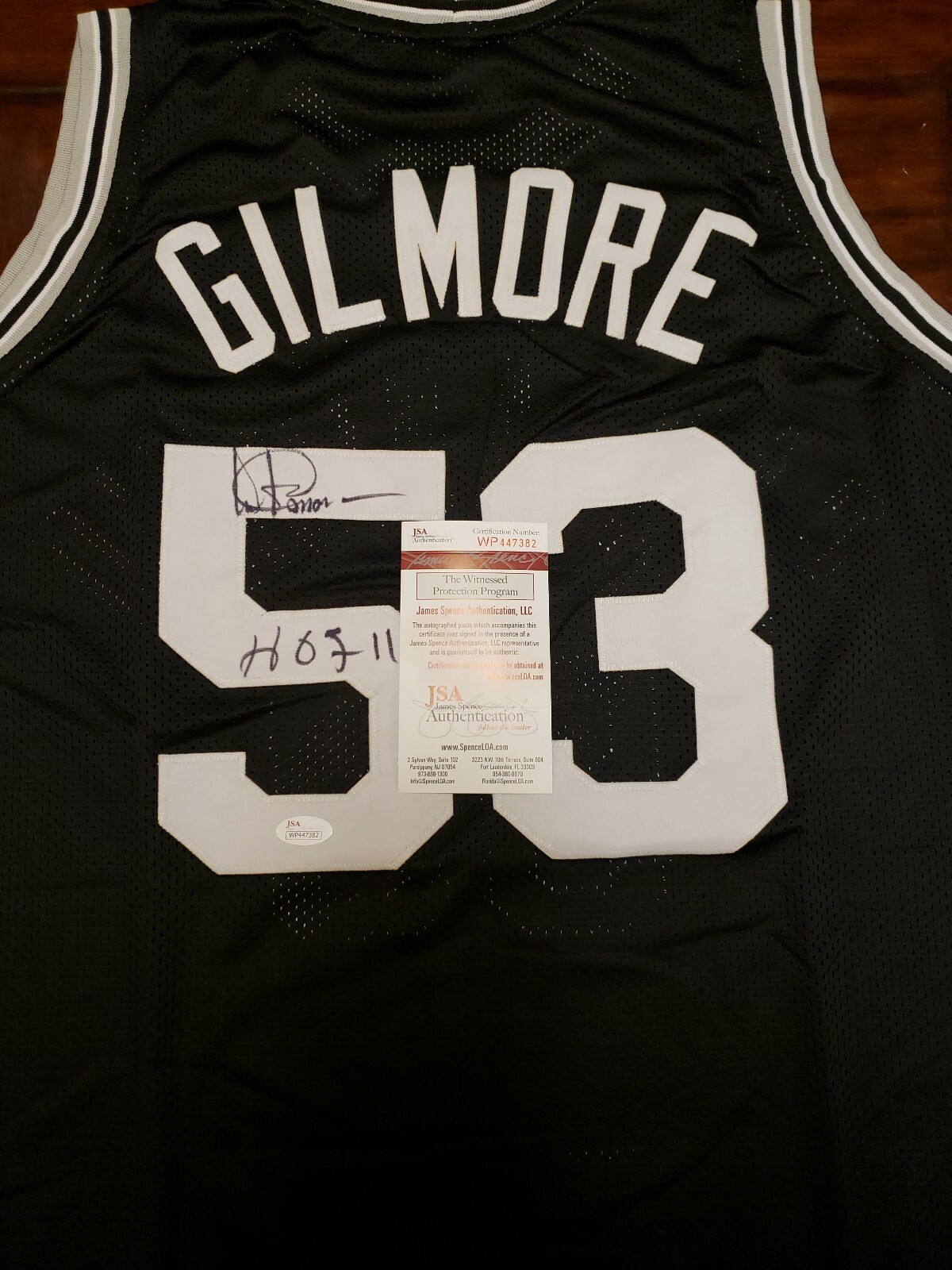 Artis Gilmore Autographed Signed San Antonio Spurs HOFARTISGILMORE SPURSNEWJERSEY/INSCRIPHOF 11JSACOAHOLO 