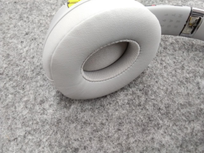 Beats By Dr Dre Beats Solo 3 Wireless Mickey's 90th Anniversary