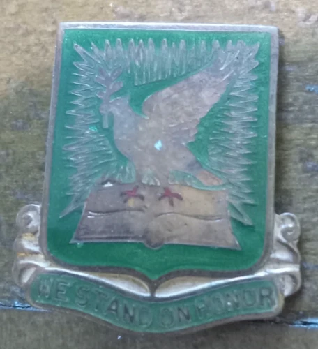 WW2 DUI Pinback 712th Military Police Battalion