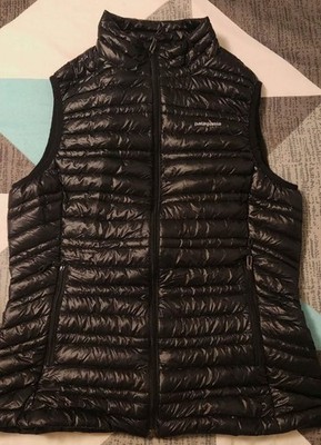 EUC PATAGONIA Women's Ultralight Down Vest MEDIUM Full Zip Puffer  color black.