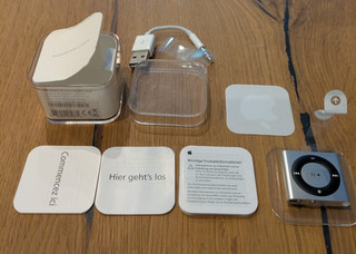 Apple iPod shuffle 4. Generation 2 GB Silber MP3 Player mit OVP