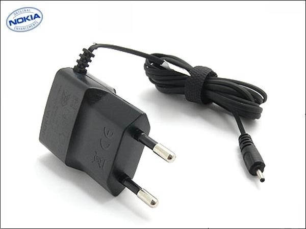 Chargeur Nokia 6700 d'origine avec câble robuste pour prise murale