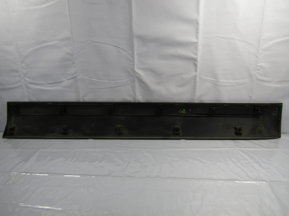 Subaru Outback 2010-2012 puerta delantera izquierda conductor moldura adorno negro OEM Foto 4 de 4