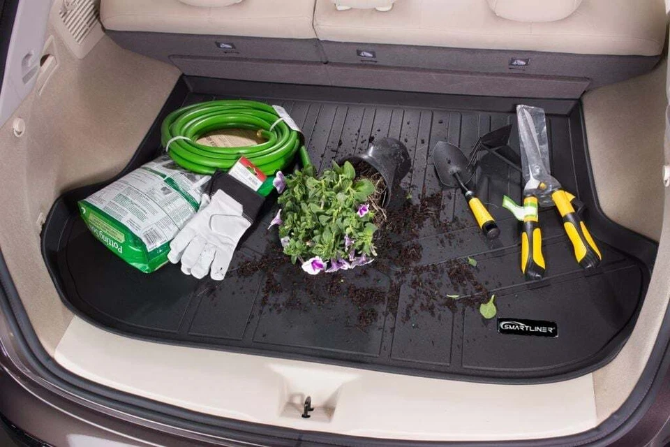 Forro de carga 3D MAXpider negro para Chrysler Town & Country Foto 4 de 4