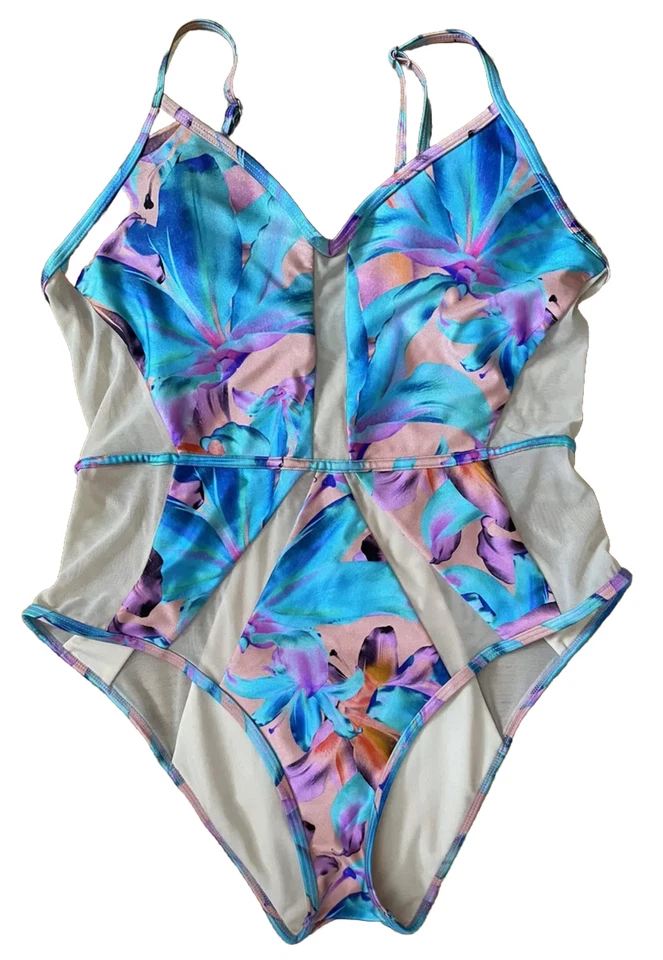 L. A. Traje de baño floral de una pieza Hearts para mujer multicolor talla grande Foto 3 de 4