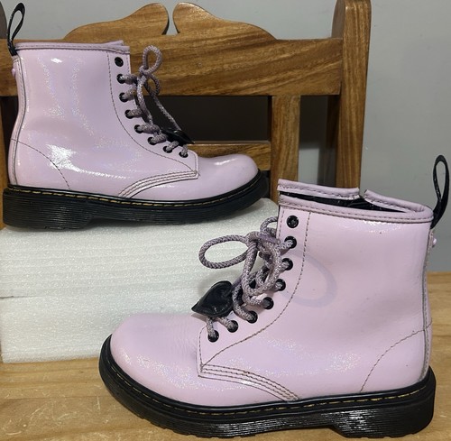 Dr. Martens 1460 Junior Pale Pink Lackleder Stiefel, UK Größe 1, US 2, EU 33