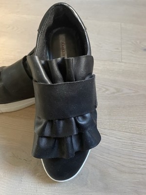 Bata  Sneaker Schuhe  Schwarz Mit Volant Gr. 38