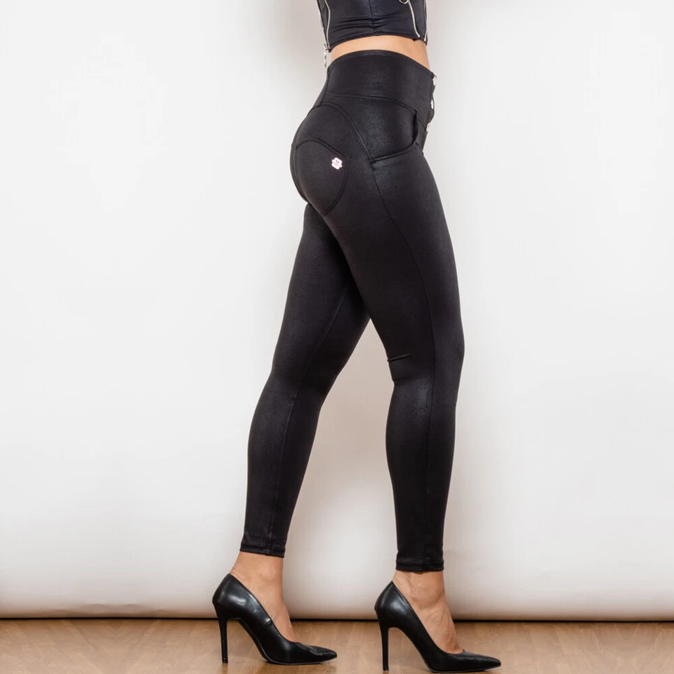 Pantalones de elevación Shascullfites lulu Crackle recubiertos negros con botones cintura alta Foto 3 de 4