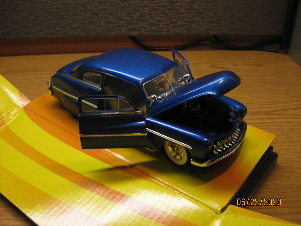 1/18 1949 MERCURY CUSTOM, IN BLUE BY ERTL/AMERICAN MUSCLE 1/18 1949 MERCURY CUSTOM, IN BLUE BY ERTL/AMERICAN MUSCLE