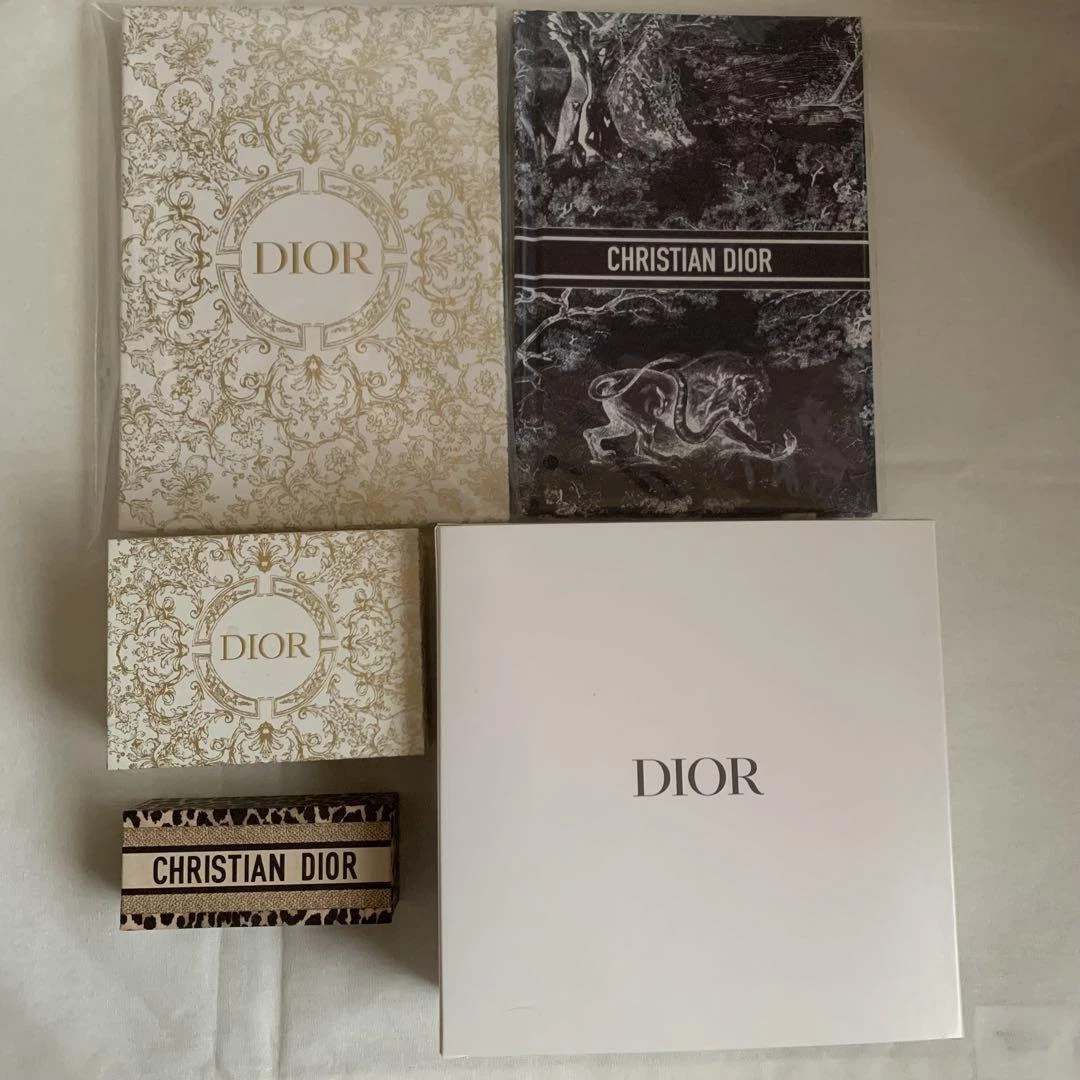 Christian Dior beauté nouveauté carnet étui à lèvres pochette boîte à bijoux lot de 5