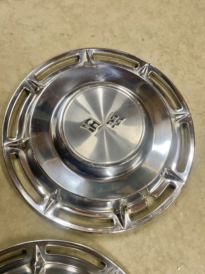 (3) Juego de tres cubiertas de rueda Chevrolet Impala 1960 tapacubos 14" buen estado Foto 4 de 4
