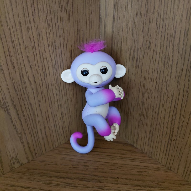 WowWee Kiki Fingerlings Glitter Monkey Interactive Baby Pet - Purple