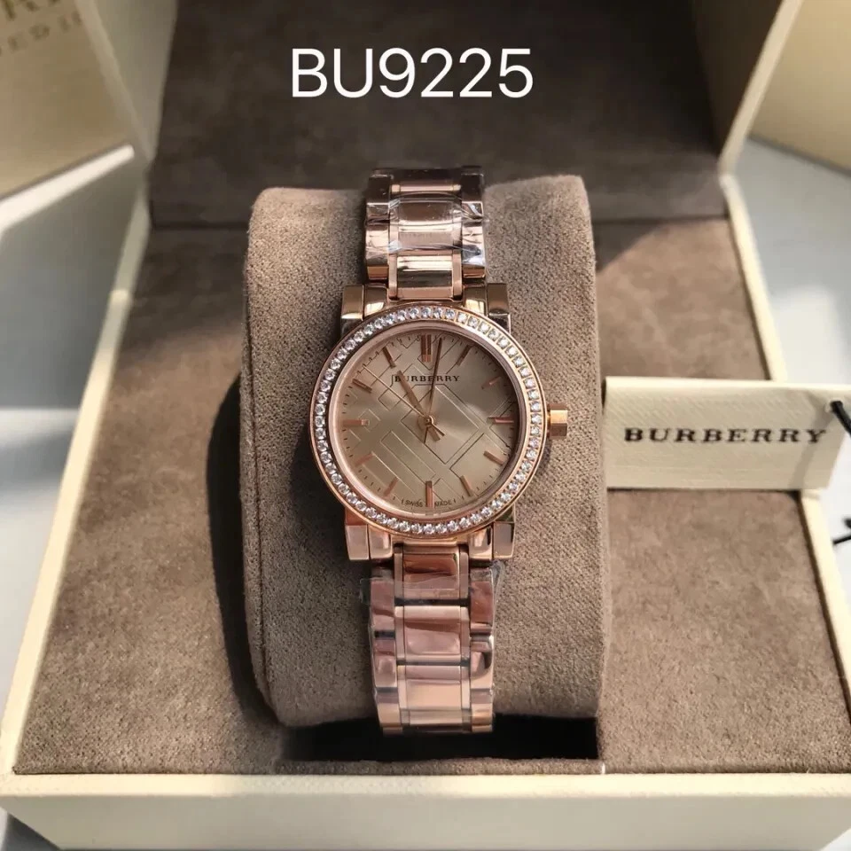 Montre Femme Authentique BURBERRY MADE SUISSE Lunette en Diamants 495 00€ NEUVE