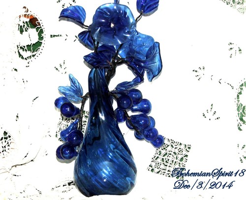 VINTAGE ITALY COBALT BLUE MOUTH BLOWN GLASS VASE MORNING GLORY FLOWERS GRAPES - Picture 5 of 6