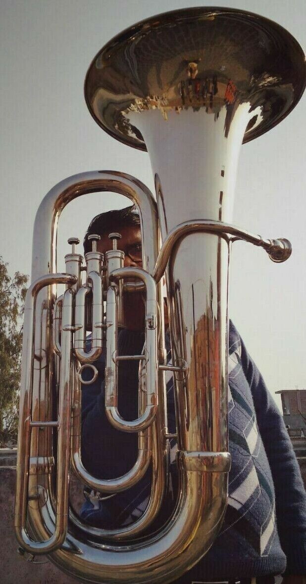 TUBA HORN JUMBO SIZE BIGGEST BRASS BAND MARCHING HORN MUSICAL
