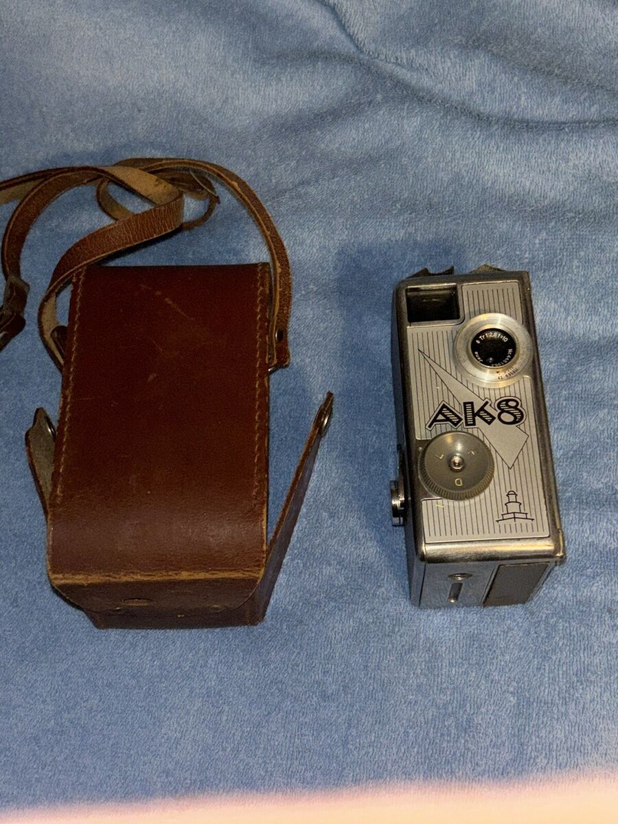 Pentacon AK8 AK-8 - Standard 8mm Movie Camera - Zeiss Jena Pentacon AK8 AK-8 - Standard 8mm Movie Camera - Zeiss Jena