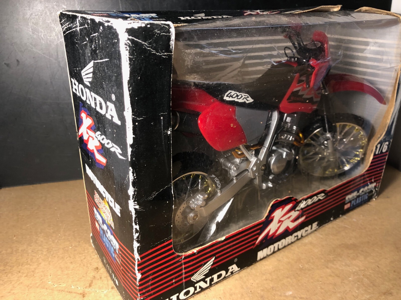 Honda XR400R Die Cast Motorcycle 1/6 in Box by New-Ray