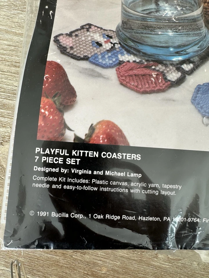 De colección Bucilla plástico lona juguetón gatito posavasos kit 6075 gatos maullido capricho Foto 3 de 4