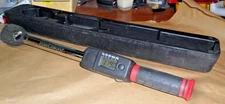 Powerbuilt 1/2" Drive Ratcheting Digital Torque Wrench 30-150 ft.lbs. 944004