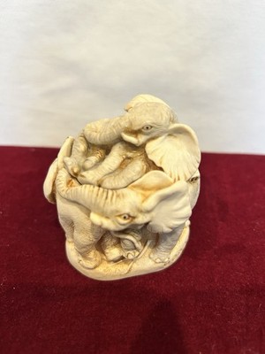 Harmony Kingdom Trinket Box Safari Elephants Intertwined 2''x2''