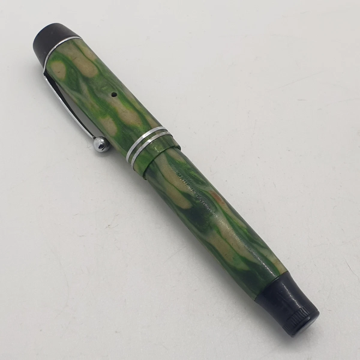 Vintage Mentmore Minor Green Marbled Button Filler Fountain Pen 14ct Gold Nib