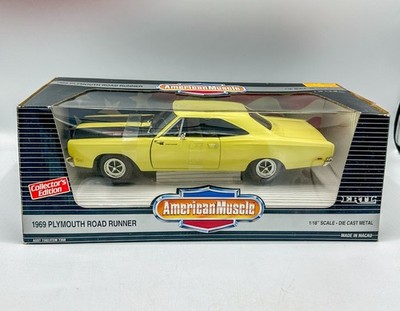 American Muscle 1969 Plymouth Road Runner Diecast Car 1 18