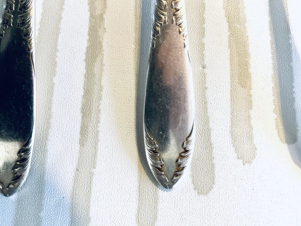 Cucharas de sopa antiguas-2 National Silver Co. King Edward-4 patrón desconocido Foto 2 de 4