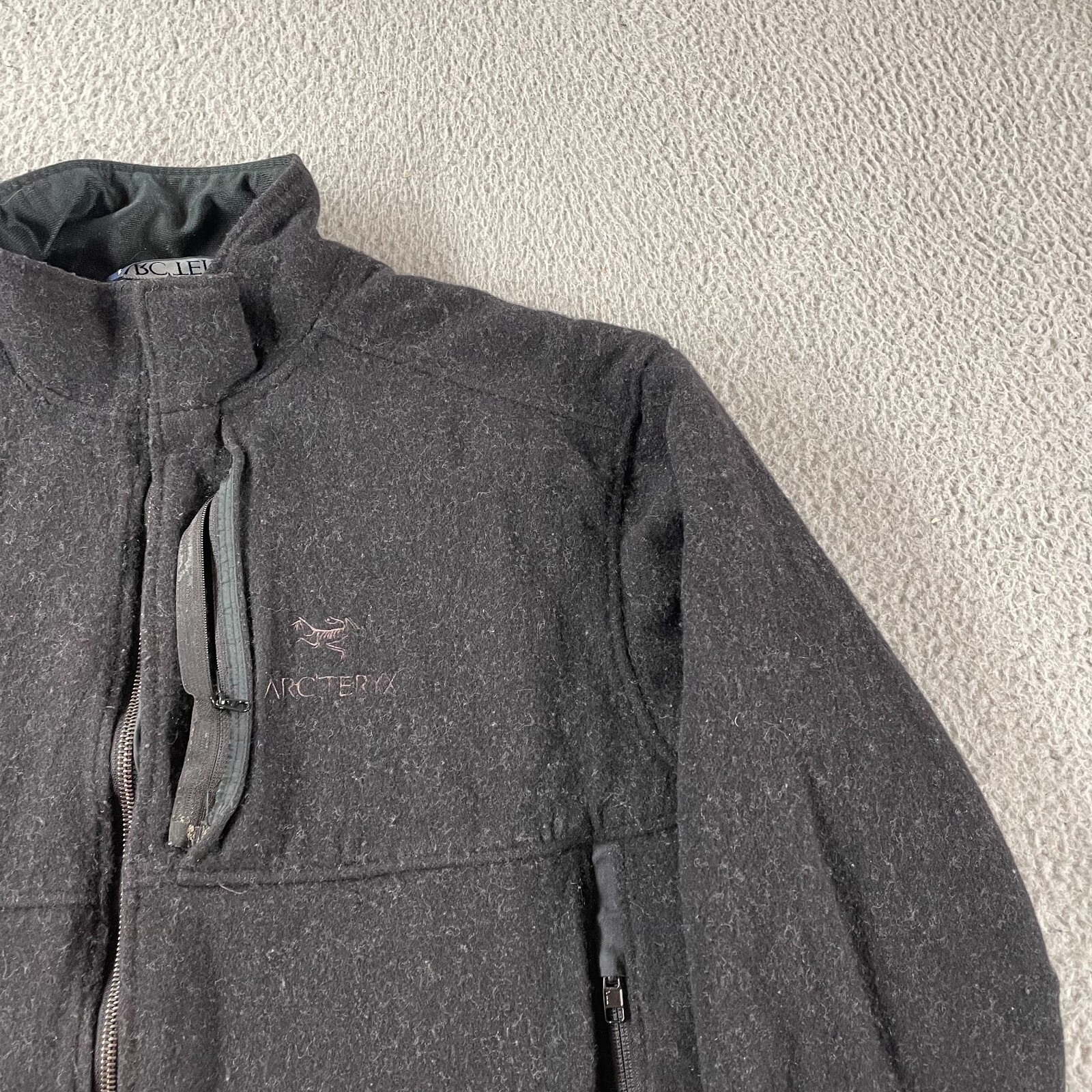 ARC'TERYX Arcteryx Giacca Uomo Taglia Large Nero Bomber Diplomatico Zip Maglione Lana *Difetti*