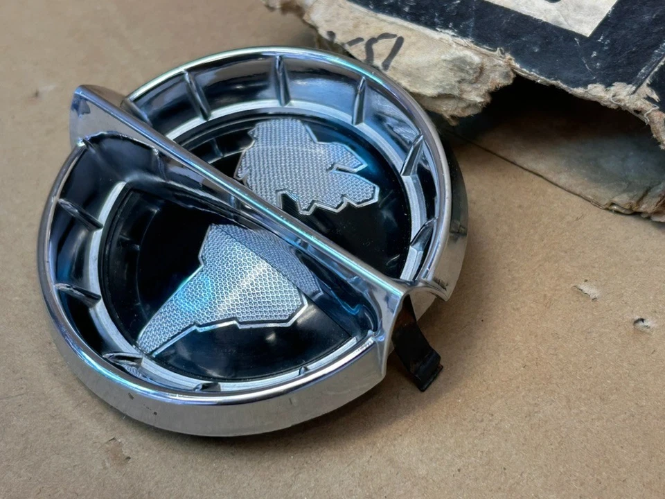 Oldsmobile 88 98 1955-56 volante bocina botón ¡Nuevo de Lote Antiguo!! Foto 4 de 4