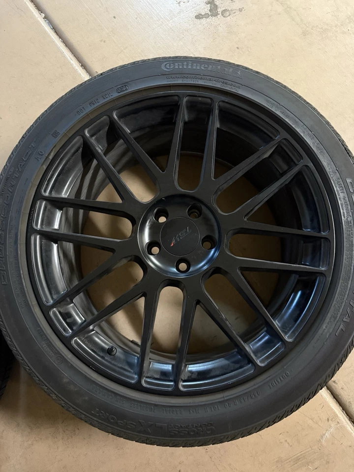 Pacote de rodas e pneus Performance TSW 20" preto - Imagem 2 de 4