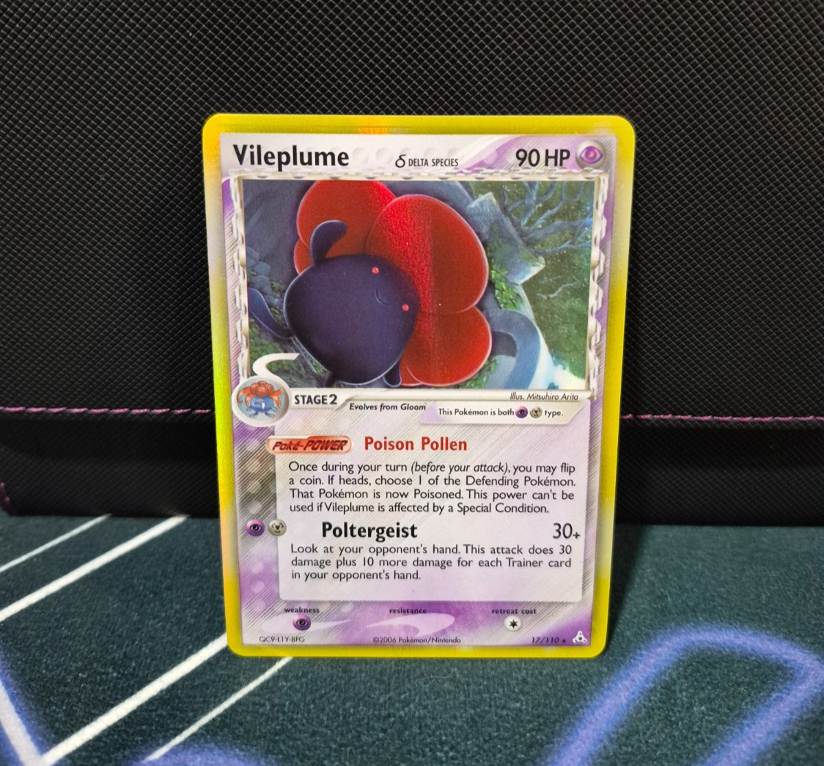 Vileplume (Delta Species) 17/110 Holon Phantoms Holo- NM