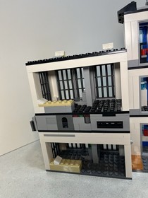 LEGO CITY: Police Station (60141)
