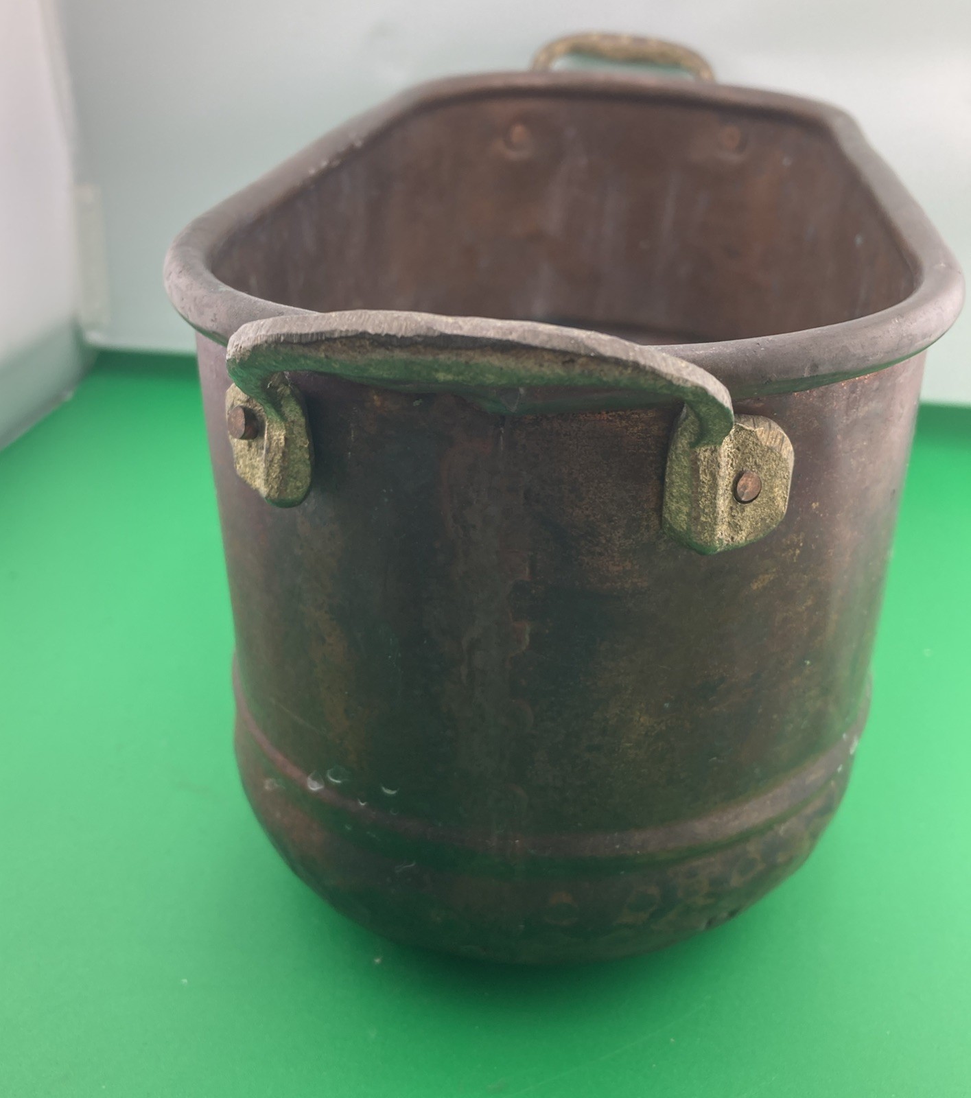 Vintage Turkey Copper 10”Oval Planter Jardiniere Riveted Handle Dovetail Joinery