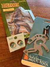 BIGFOOT 3-częściowy zestaw - metalowe narzędzie wielofunkcyjne, odświeżacz powietrza i ręcznie robione drewniane kolczyki