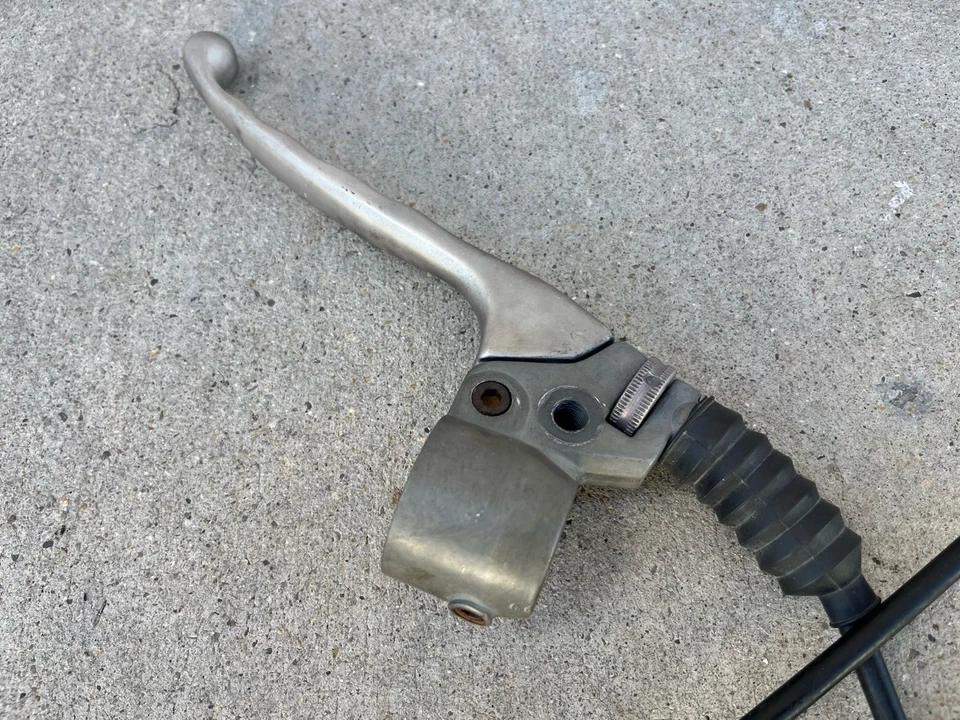 1984 Moto Guzzi V65C alavanca de freio dianteiro mão com cabo - Imagem 2 de 4