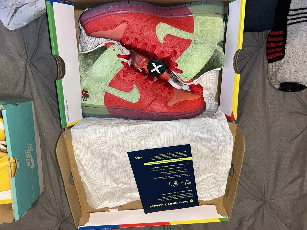 strawberry cough nike sb price