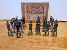 22 Vintage 1800s Hand Painted KIELER AUSTRO HUNGARY Tin Soldier Flats in Box